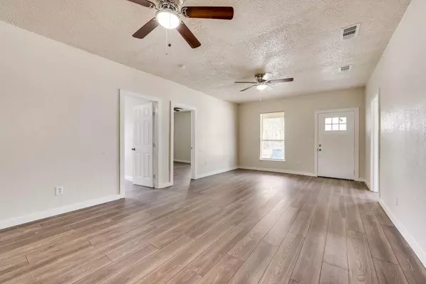 Dallas, TX 75215,2818 Oakdale Street