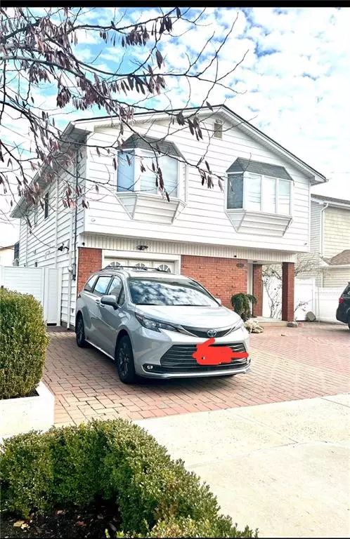 Howard Beach, NY 11414,156-23 89th ST