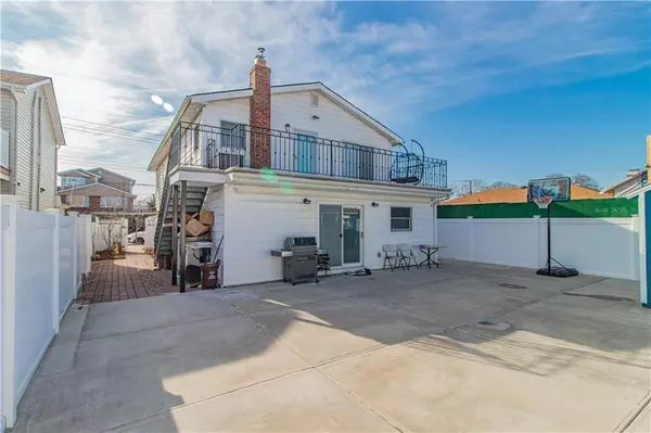 Howard Beach, NY 11414,156-23 89th ST