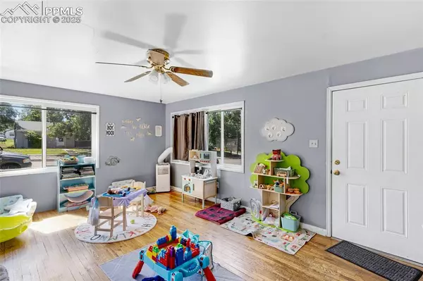 Colorado Springs, CO 80904,406 Glen View CT