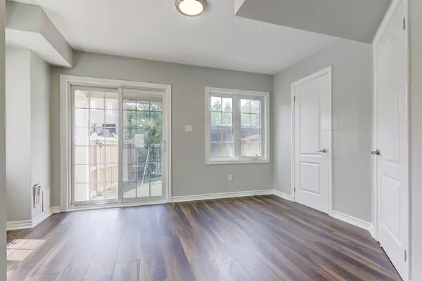 Clarington, ON L1E 0J2,53 Ferris SQ