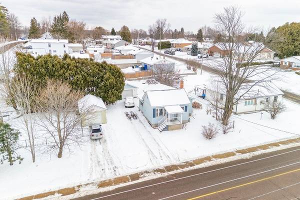 Pembroke, ON K8A 1A6,765 River RD