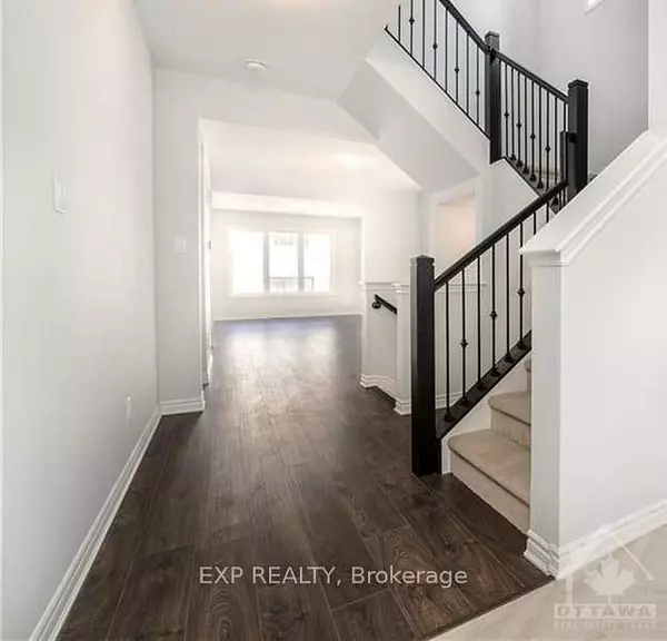 Barrhaven, ON K2J 6Z9,14 Racemose ST