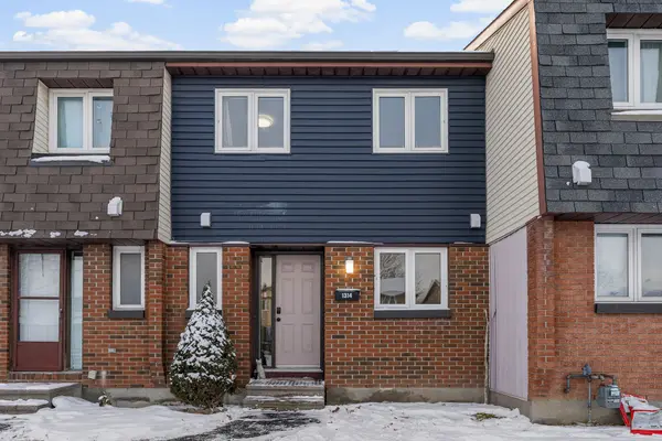 Cyrville - Carson Grove - Pineview, ON K1B 5C7,1314 Cedarcroft CRES