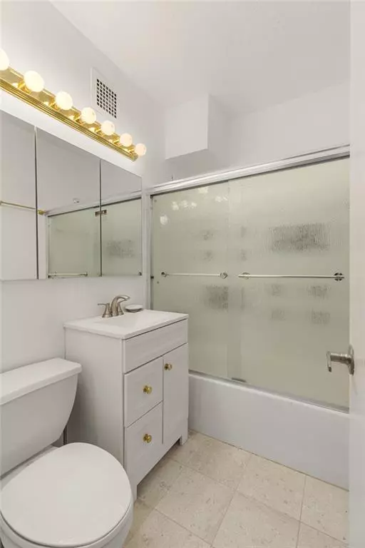 New York, NY 10005,130 Water ST