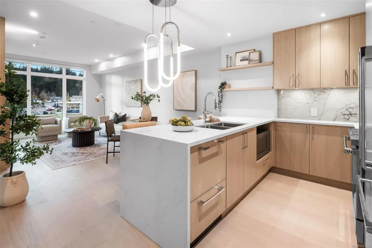 Saanich, BC V8Y 2L1,5229 Cordova Bay Rd #204