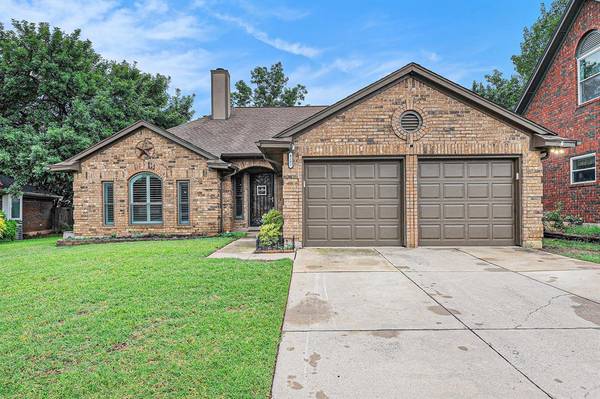 4102 Kelly Glenn Lane,  Arlington,  TX 76017