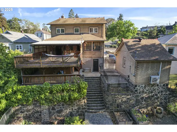 The Dalles, OR 97058,529 W 3RD PL