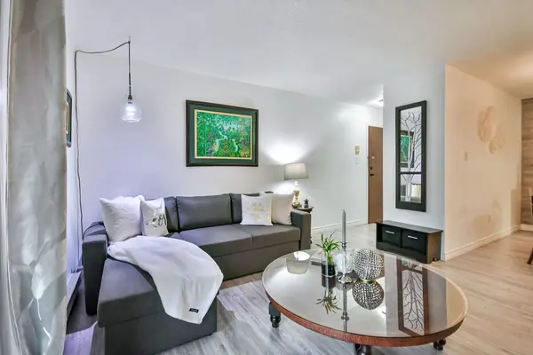 Barrie, ON L4N 1L9,179 Edgehill DR #B6