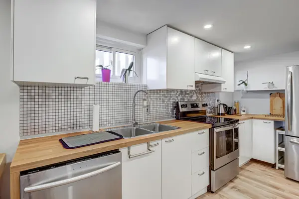 Mississauga, ON L4Z 1G4,484 Kelvedon Mews