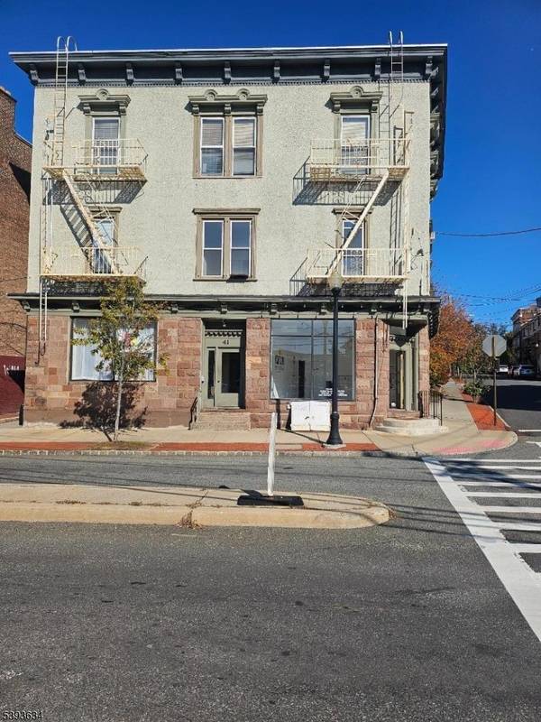 41 Glenridge Ave #2R, Montclair Twp., NJ 07042