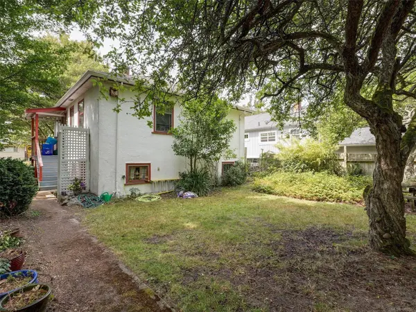 Victoria, BC V8R 4B9,2561 Forbes St