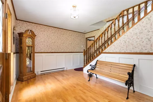 North Saanich, BC V8L 1G4,1881 Llewellyn Pl