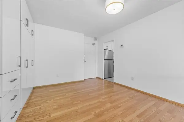 270 Scarlett RD #107, Toronto W03, ON M6N 4X7