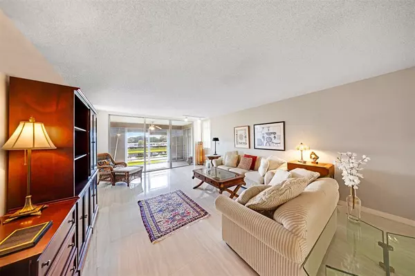 Pompano Beach, FL 33069,800 Cypress Grove Dr #402