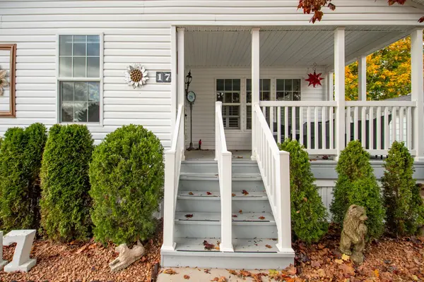 Strathroy-caradoc, ON N7G 3K9,17 George ST