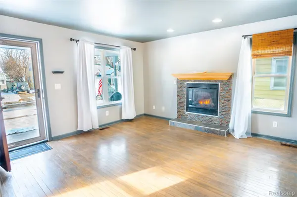 Redford, MI 48240,19953 Wakenden