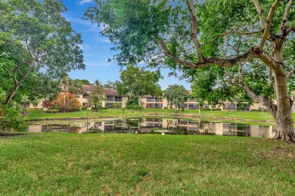 Coconut Creek, FL 33066,3161 Carambola Cir #2381