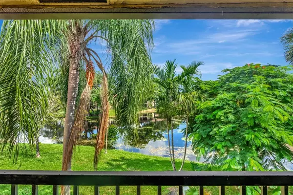 Coconut Creek, FL 33066,3161 Carambola Cir #2381