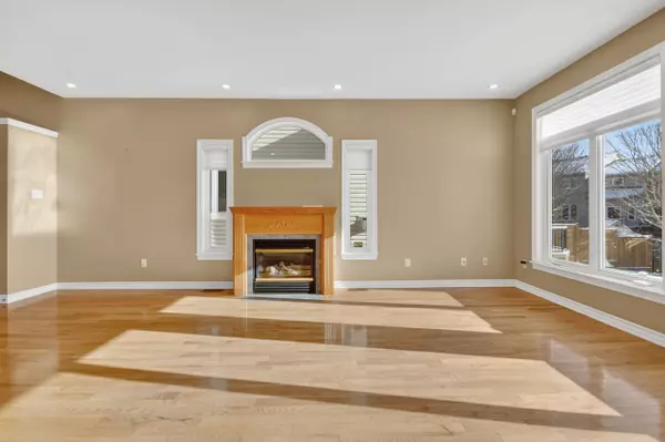 Kanata, ON K2M 2Y4,59 POLO LN