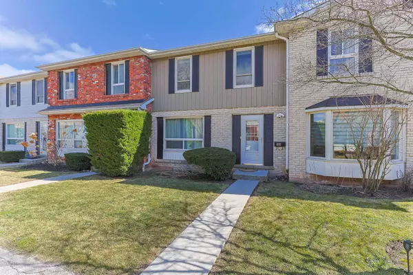 Burlington, ON L7L 1E1,5475 Lakeshore RD #54