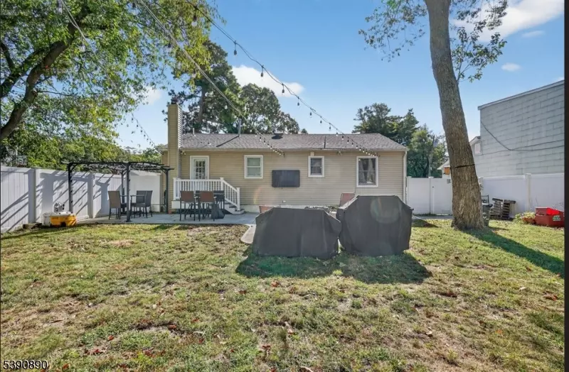 52 Burlington Dr, Brick Twp., NJ 08723