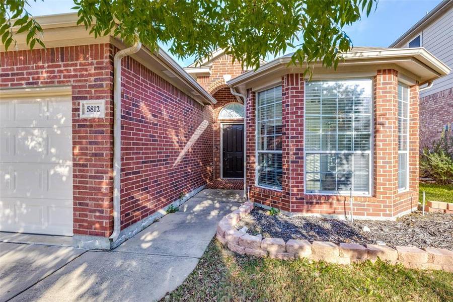 5812 Minnow Drive, Fort Worth, TX 76179