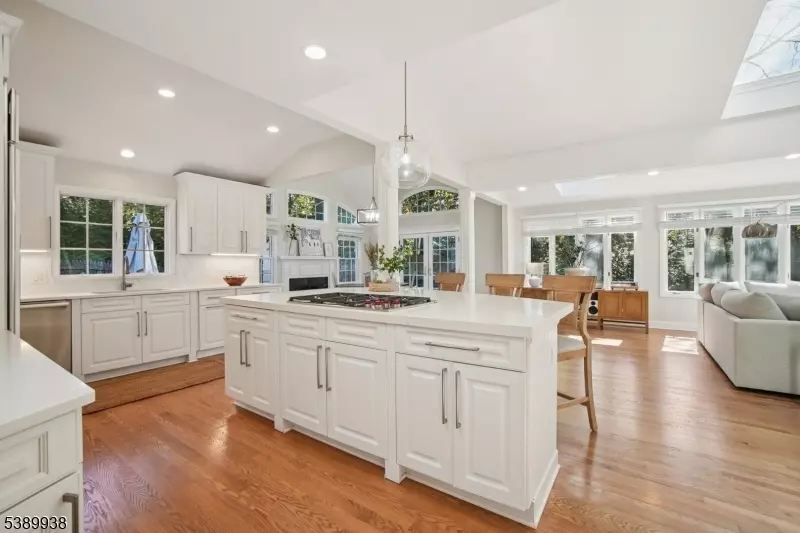 29 Wordsworth Rd, Millburn Twp., NJ 07078