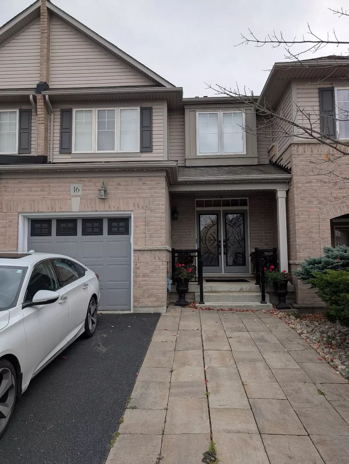 Oakville, ON L6M 0M3,2019 Trawden WAY #16