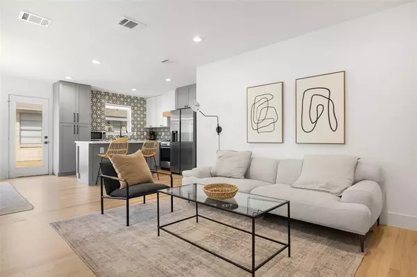 Dallas, TX 75214,6569 Ascot Lane