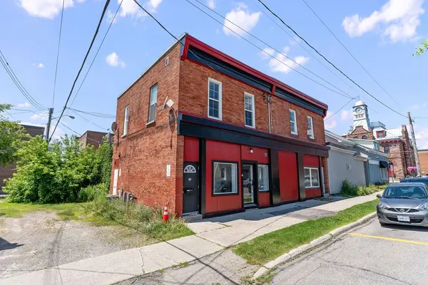 Smiths Falls, ON K7A 2E6,32 Market ST N