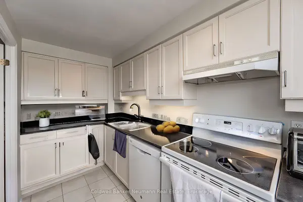 Oakville, ON L6J 7V9,60 Old Mill RD #409