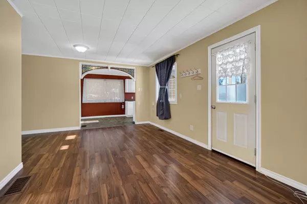 Selwyn, ON K0L 2H0,24 Strickland ST