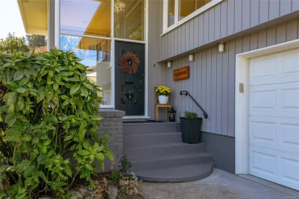 North Saanich, BC V8L 1K4,8650 Emard Terr