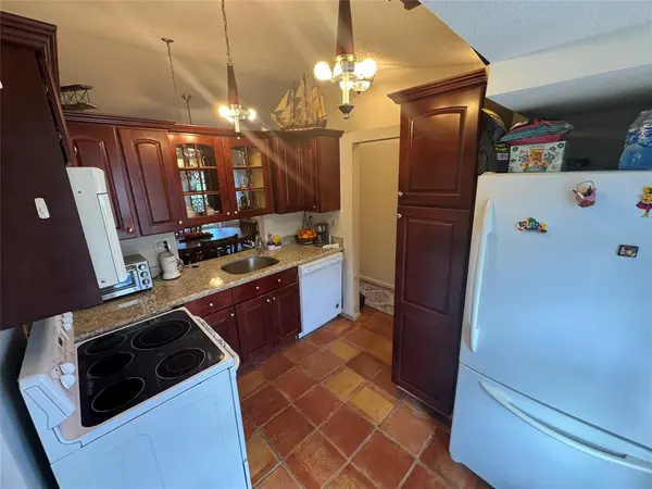 Pompano Beach, FL 33069,715 Gardens Dr #203