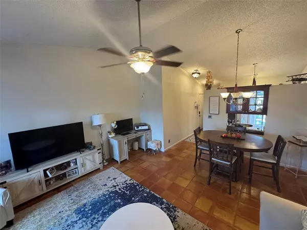 Pompano Beach, FL 33069,715 Gardens Dr #203