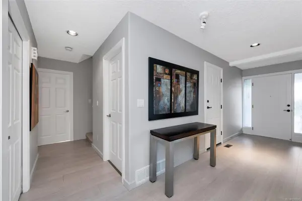 Duncan, BC V9L 5N4,6107 Denali Dr