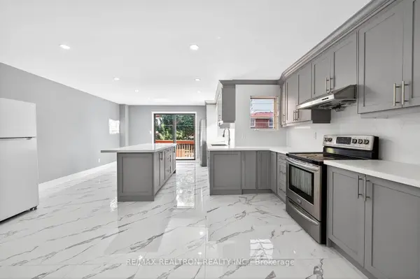 Toronto E11, ON M1B 2C7,17 Lenthall AVE