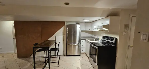 Toronto C01, ON M6J 1N9,74 argyle ST