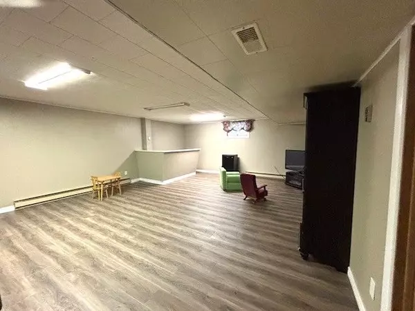 Kirkland Lake, ON P2N 1M2,4 Mcphee AVE