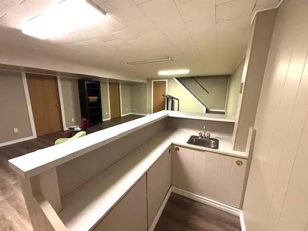 Kirkland Lake, ON P2N 1M2,4 Mcphee AVE