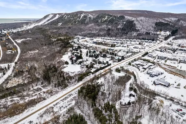 Blue Mountains, ON N0H 2P0,110 Dorothy DR