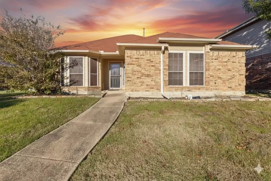 1813 Frosted Hill Drive, Carrollton, TX 75010