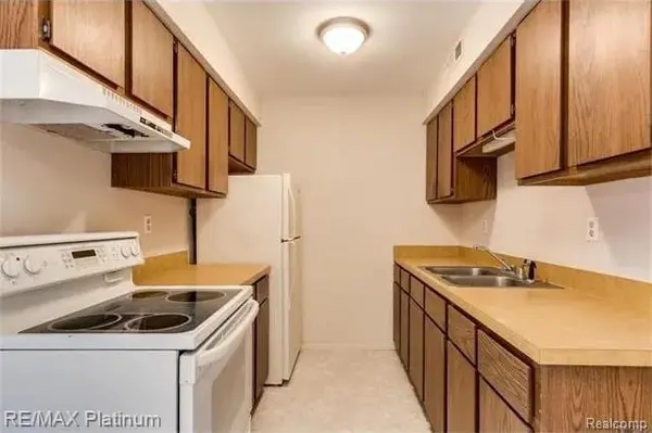 South Lyon, MI 48178,23314 N Dixboro RD