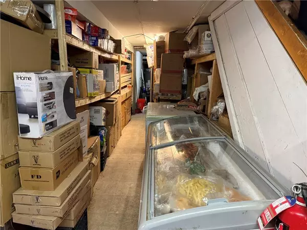 New York, NY 11413,184-13 140th AVE