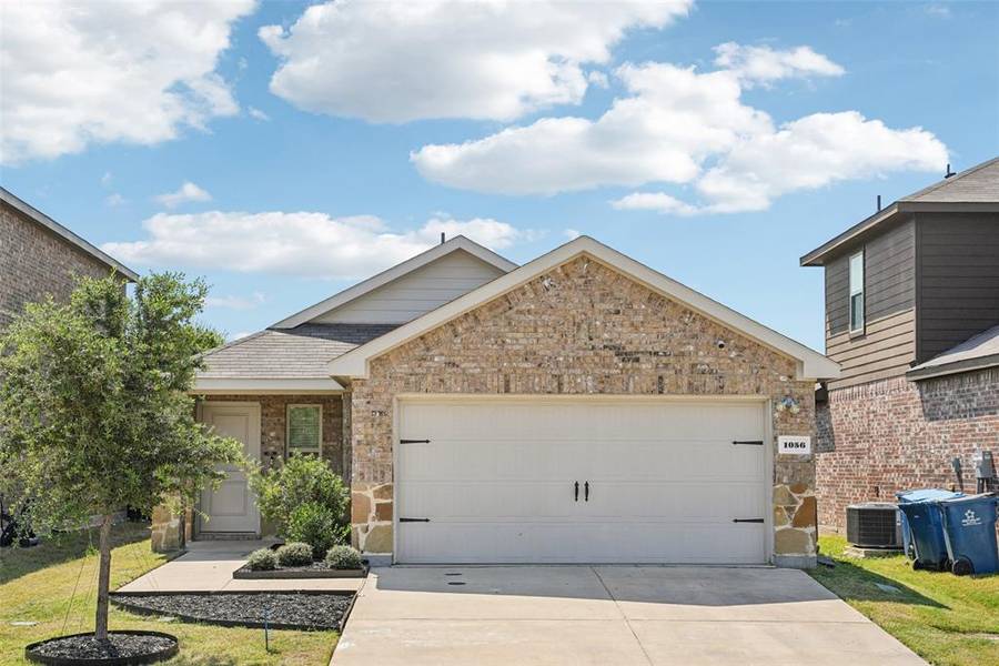 1056 Old Oaks Drive, Forney, TX 75126