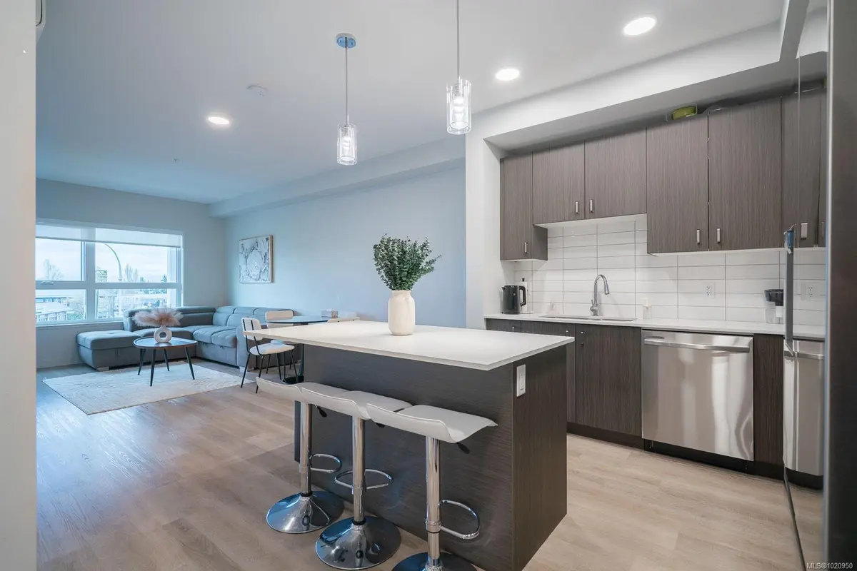 Parksville, BC V9P 0H7,140 Jensen Ave W #209