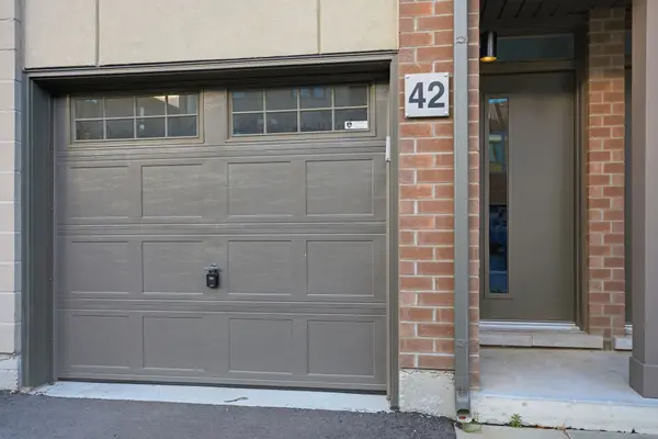 Collingwood, ON L9Y 5H8,42 Winters CRES