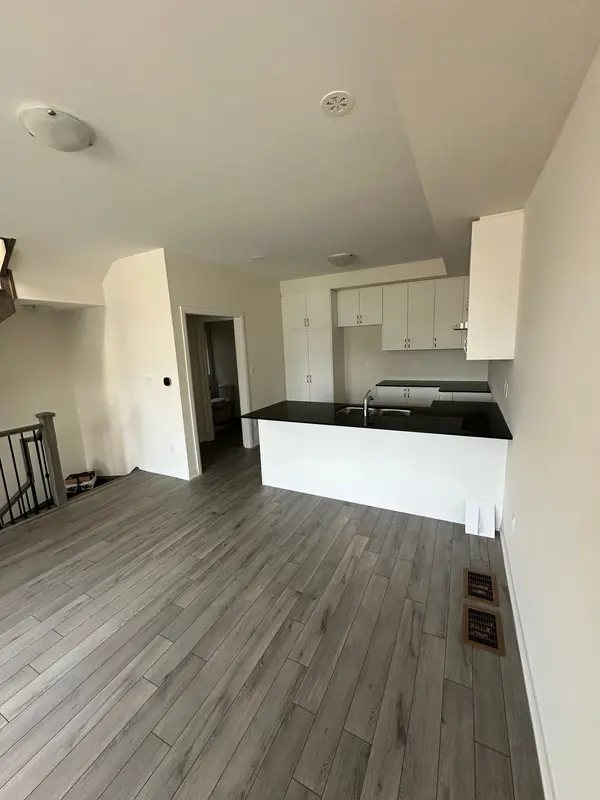 Barrie, ON L4N 6A3,23 Bluebird LN