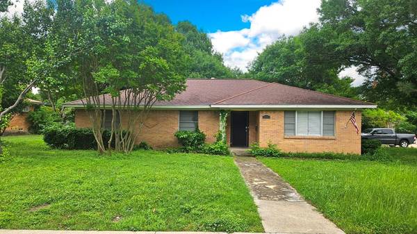 8006 Hunnicut Road,  Dallas,  TX 75228